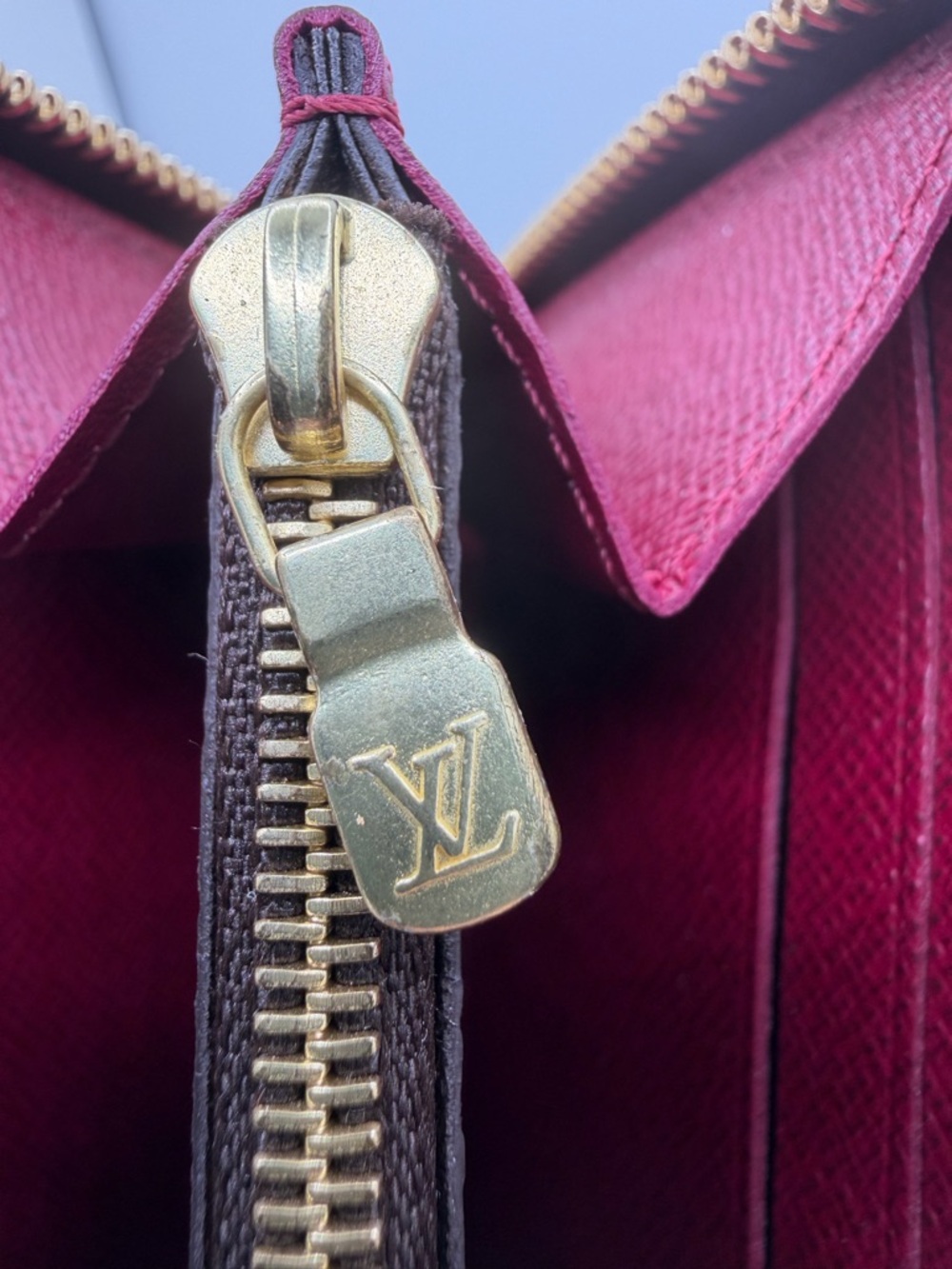 Louis Vuitton Monogram Zip Around Wallet with Fuchsia Interior and Pull - Picture 14 of 15